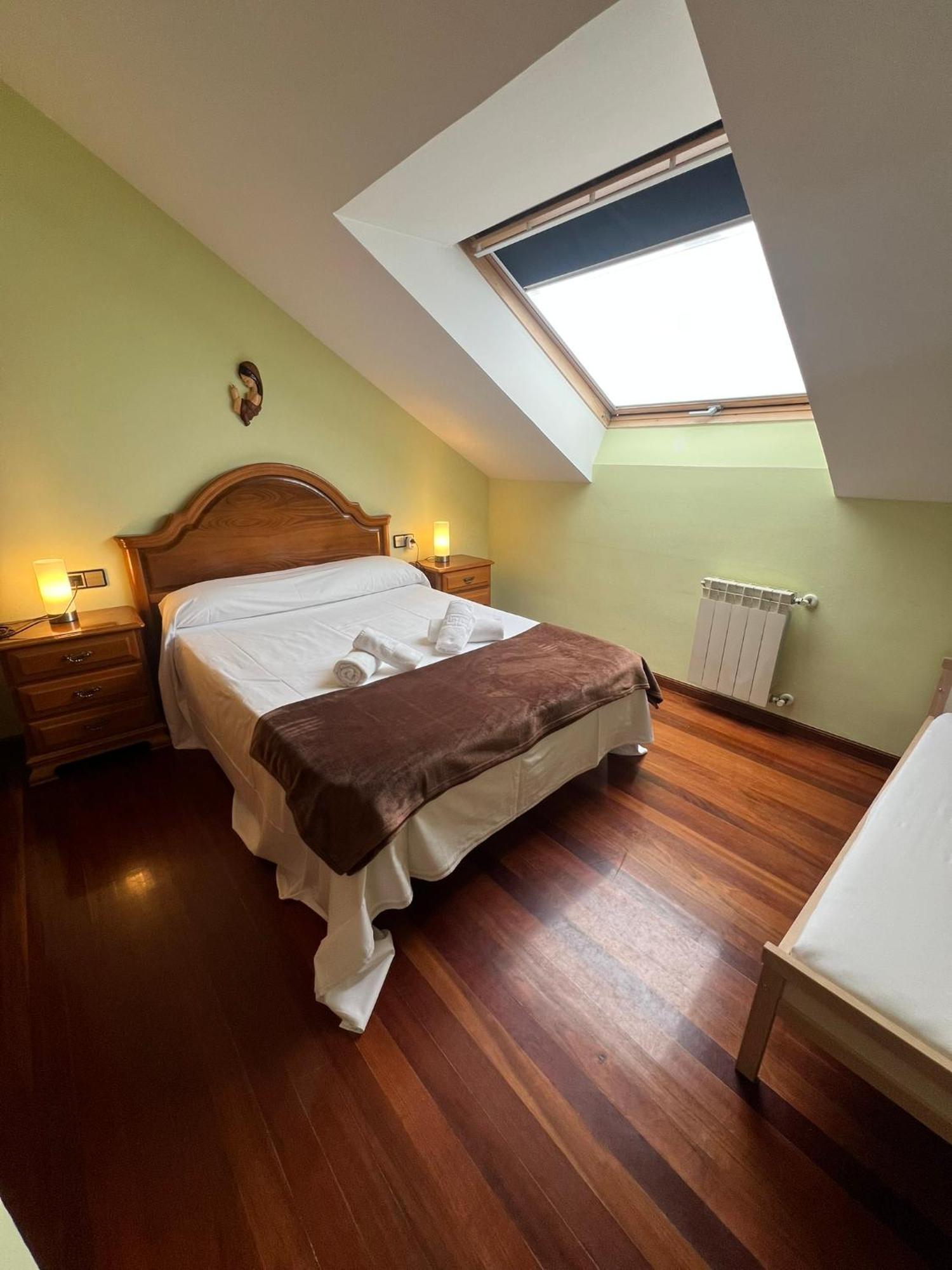 Gestiona2R- Casa Grande En El Centro De Llanes Exterior foto