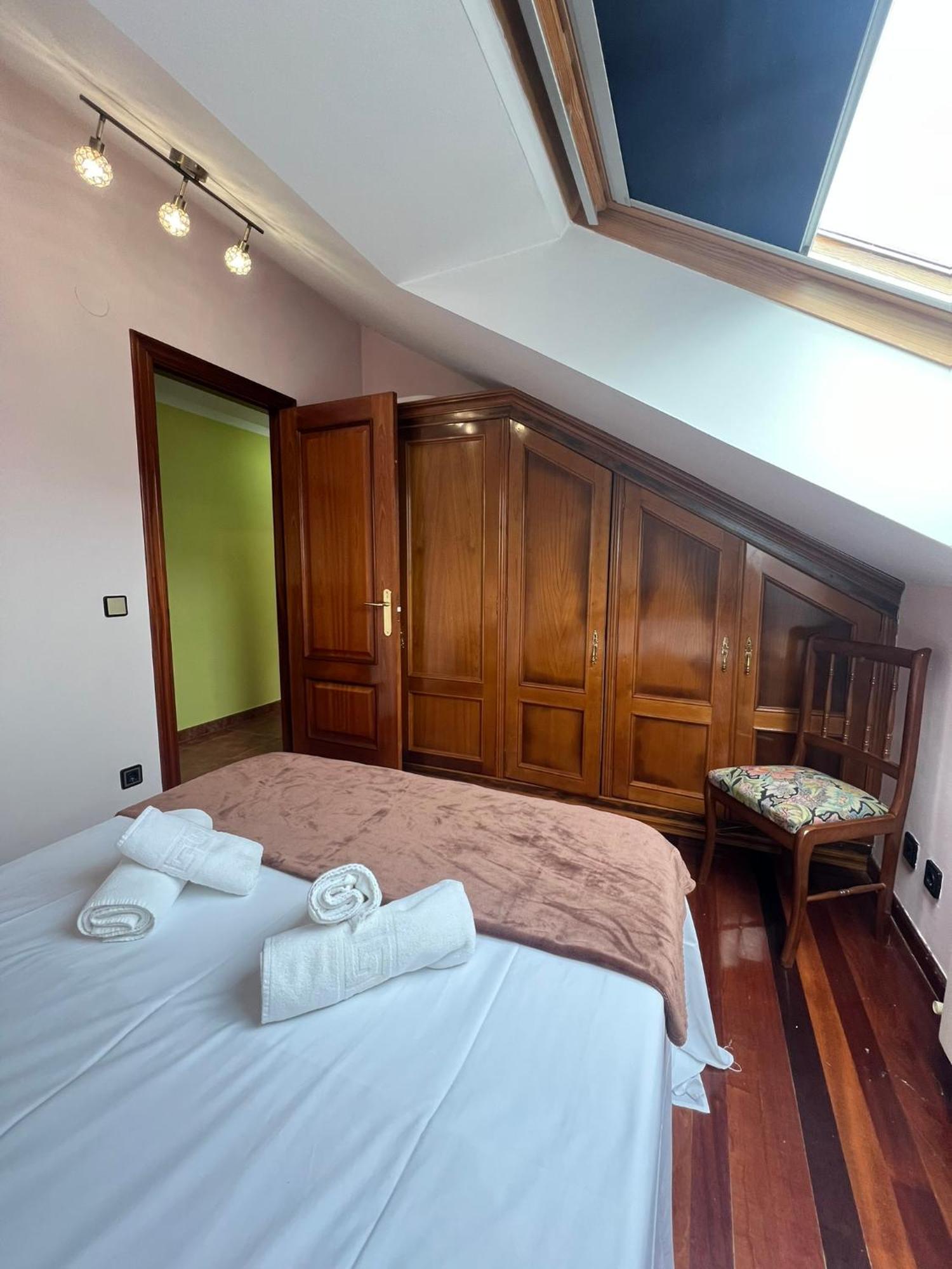 Gestiona2R- Casa Grande En El Centro De Llanes Exterior foto
